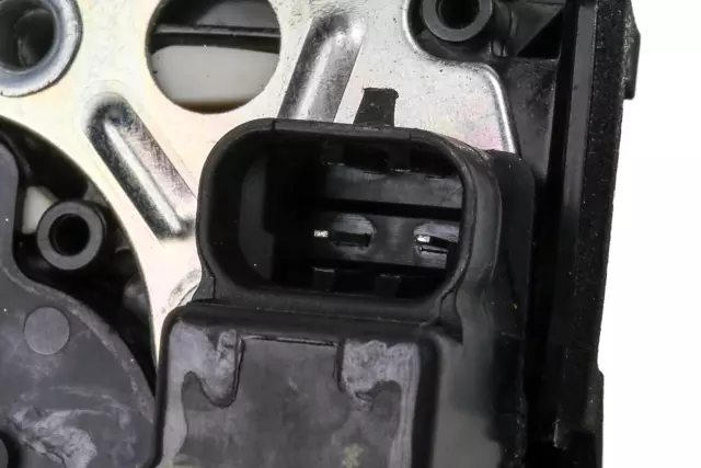 Driver Side Front Door Latch - GM (95380549)