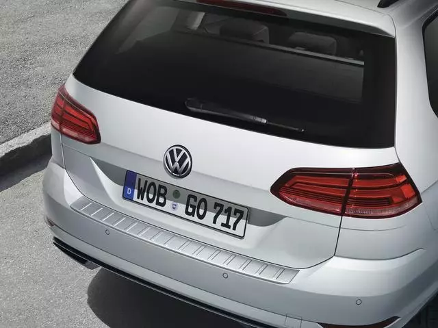 Rear Bumper Protection Plate - Volkswagen (5G9-061-195-A)