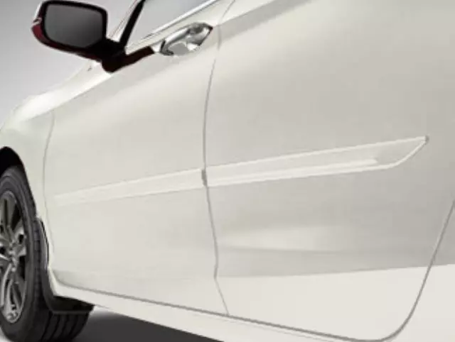 8P05T2A130 - Exterior: Body Side Molding for Honda Image