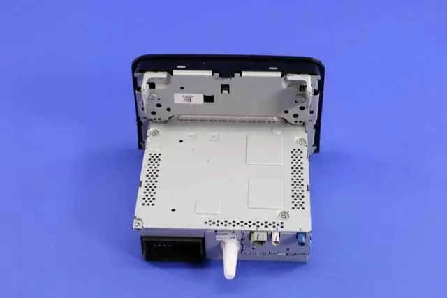 Multi Media Radio - Mopar (Z4727632AD)