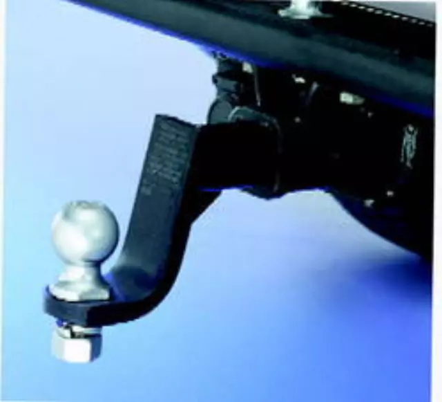 84228910 - Towing: Trailer Hitch, Weight Distribution Platform for Chevrolet: Express 1500, Express 2500, Express 3500, Express 4500 | GMC: Savana 1500, Savana 2500, Savana 3500, Savana 4500 Image