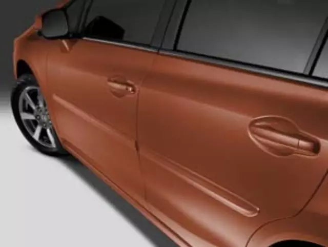 8P05TR01J0 - Body: Body Side Molding for Honda: Civic Image