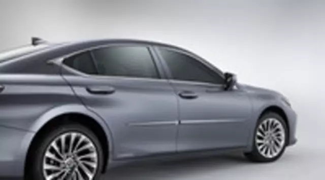 PT29A3319001 - Exterior: Body Side Moldings - Silver Lining Metallic for Lexus: ES250, ES300h, ES350 Image