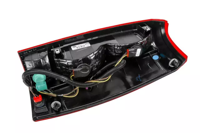 Driver Side Tail Lamp Assembly - GM (22739265)