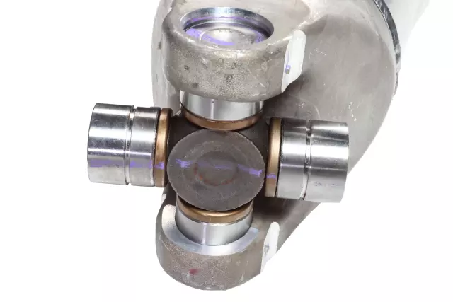 84041623 - : Drive Shaft for Chevrolet: Silverado 2500 HD, Silverado 3500 HD | GMC: Sierra 2500 HD, Sierra 3500 HD Image