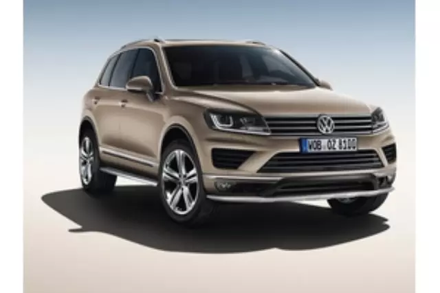 7P0071608A041 - Exterior: Front Valance - Black for Volkswagen: Touareg Image