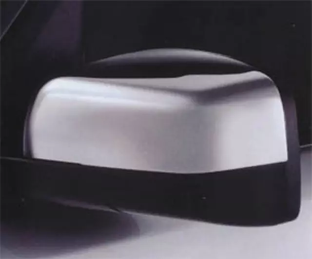 VUB503880MMM - Exterior: Bright Finish Mirror Caps - Uppers for Land Rover: LR2, LR3, Range Rover, Range Rover Sport Image