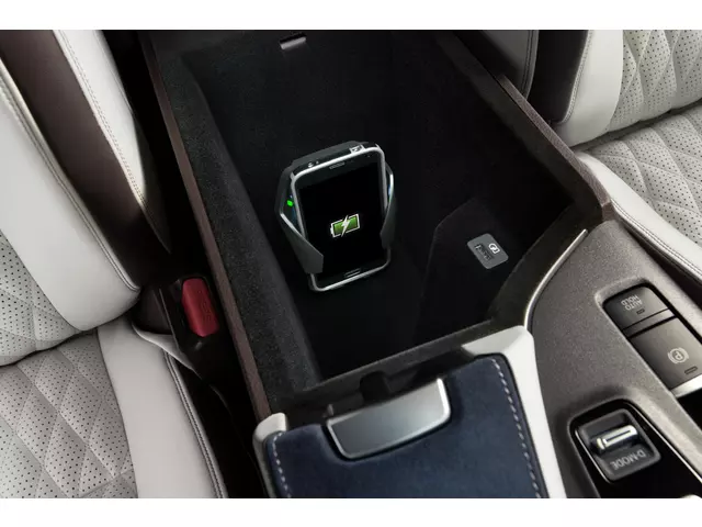 999F7V4000 - Merchandise: Wireless Charging for Infiniti Image