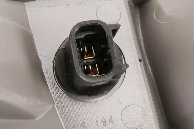 OEM NEW 2003-20 GM Chevrolet GMC Front Left Parking & Turn Signal Lamp 84218437 - GM (84218437)