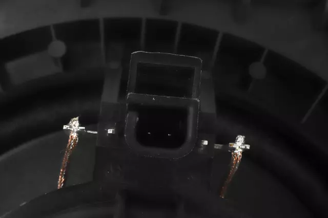 25906039 - : Rear Side Door Speaker for Chevrolet: Traverse | GMC: Acadia, Acadia Limited | Saturn: Outlook Image