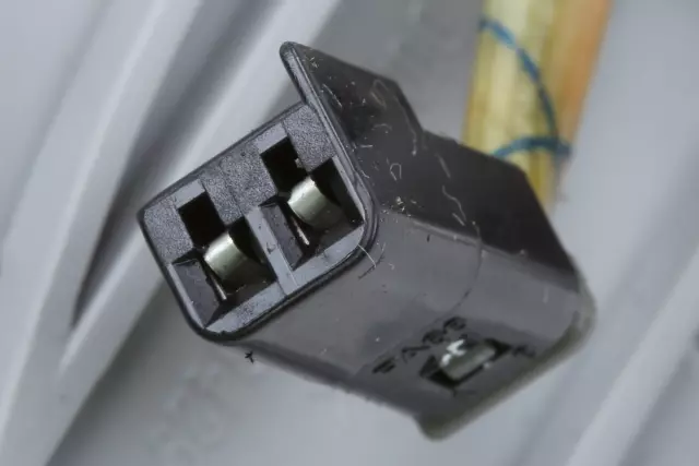 23459635 - Body: Sun-visor for Cadillac: Escalade, Escalade ESV | Chevrolet: Silverado 1500, Silverado 2500 HD, Silverado 3500 HD, Suburban, Tahoe | GMC: Sierra 1500, Sierra 2500 HD, Sierra 3500 HD, Yukon, Yukon XL Image