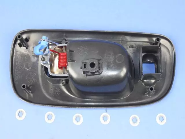 Door Handle Kit, Left - Mopar (5102862AA)