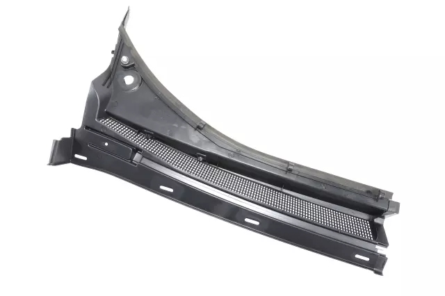 Driver Side Air Inlet Grille Panel - GM (84228706)