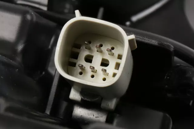 Passenger Side Headlight - GM (42680785)