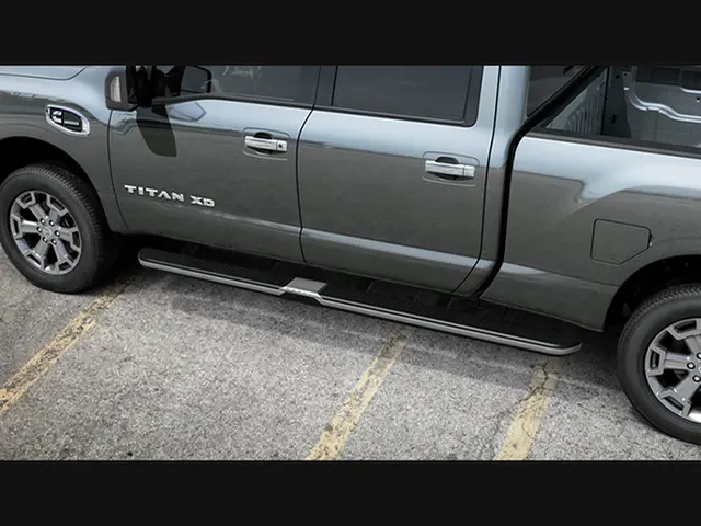 999T6W3895 - Exterior: Running Boards - RH CC W/O Light - Chrome for Nissan: TITAN, TITAN XD Image