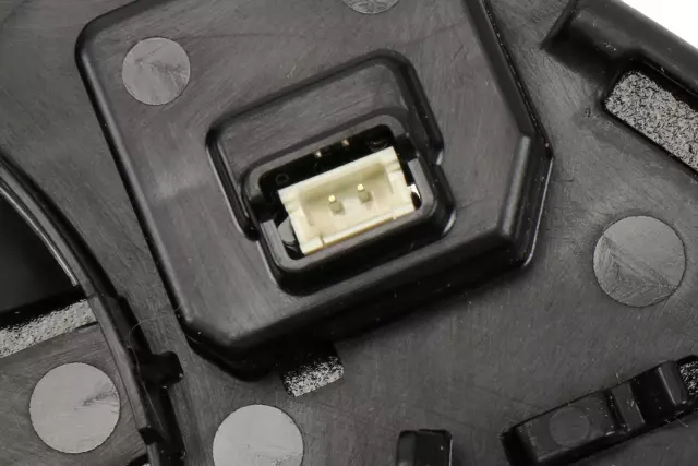 Driver Side Door Mirror Glass - GM (23487740)