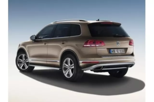 7P0071619BJKA - Exterior: Rear Valance - Silver for Volkswagen: Touareg Image