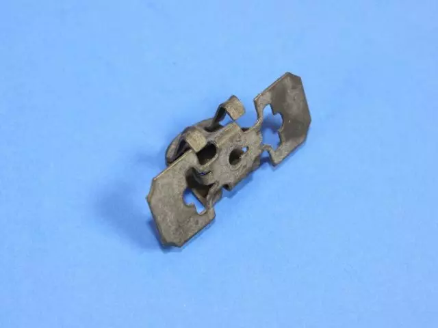 Clip - Mopar (5183405AA)