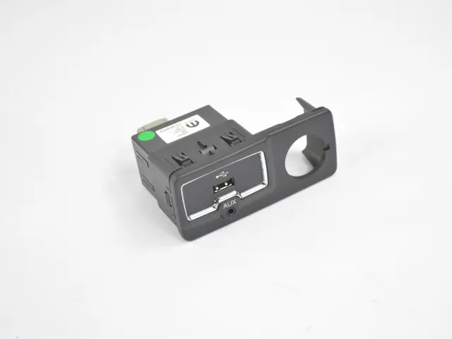 5UW01LXHAA - Electrical: Charging Port Usb for Jeep: Renegade Image