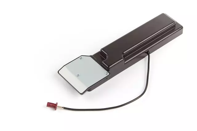 Mobile Telephone and GPS Navigation Antenna - GM (84156075)