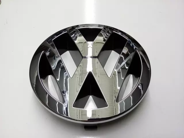 Emblem - Volkswagen (7L6-853-601-A-ULM)