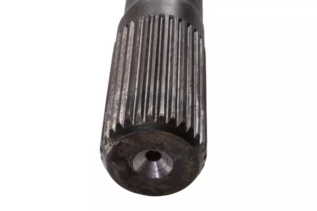 Rear Driver Side Axle Shaft - GM (20920667)