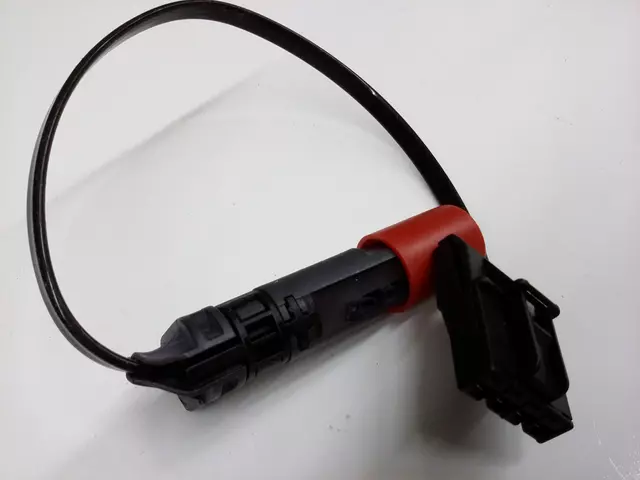 2E927321B - : Vehicle Speed Sensor for Volkswagen: Beetle, CC, Eos, Golf, GTI, Jetta, Passat, R32 Image