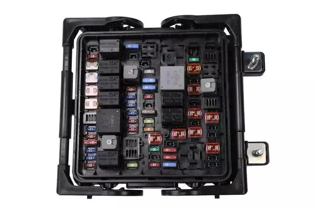 Engine Wiring Harness Junction Block - GM (84014013)