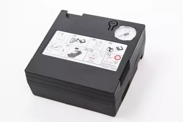 7P0012617A - Body: Compressor for Volkswagen: Touareg Image