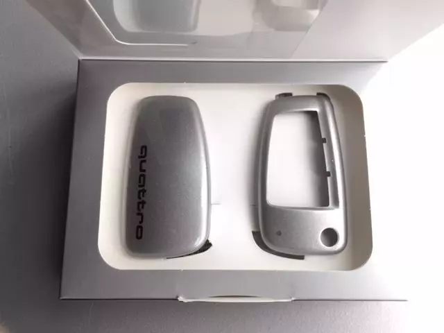 Quattro Key Cover - Florett Silver Metallic - Audi (8V0-071-208-A-Z7G)