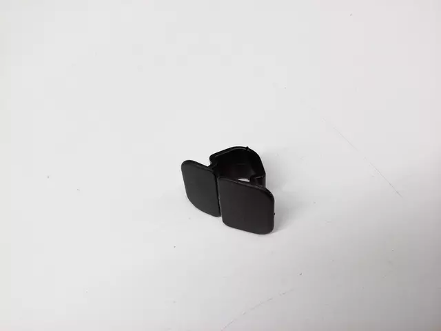 1H5863849A01C - Body: Insulator Clip for Volkswagen: Beetle, CC, Golf, Golf R, GTI, Jetta, Passat, Phaeton, R32, Rabbit, Tiguan, Tiguan Limited, Touareg Image