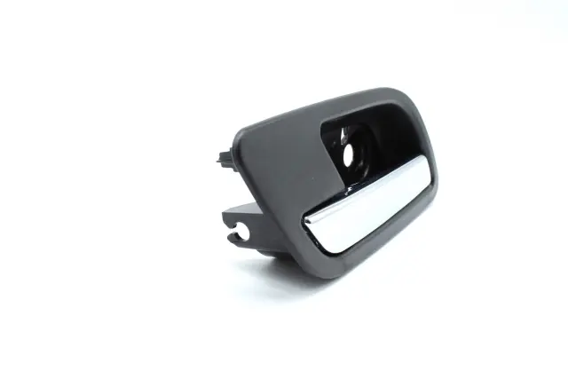 GM1552109 - Interior: Interior Door Handle for COLLISION Image