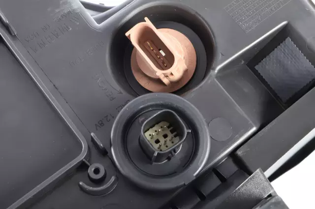 Headlamp Assembly - GM (84736976)