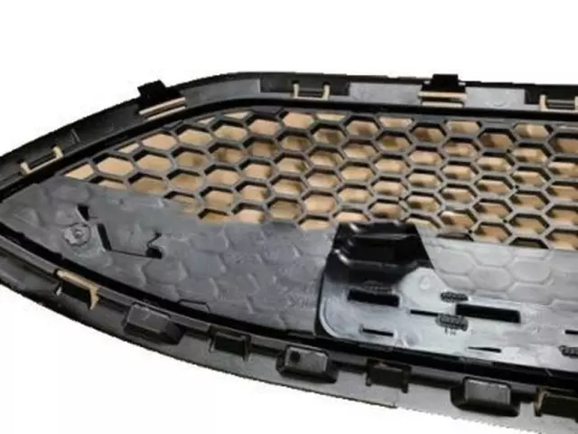 Upper Grille - Ford (D2BZ-17E810-CA)