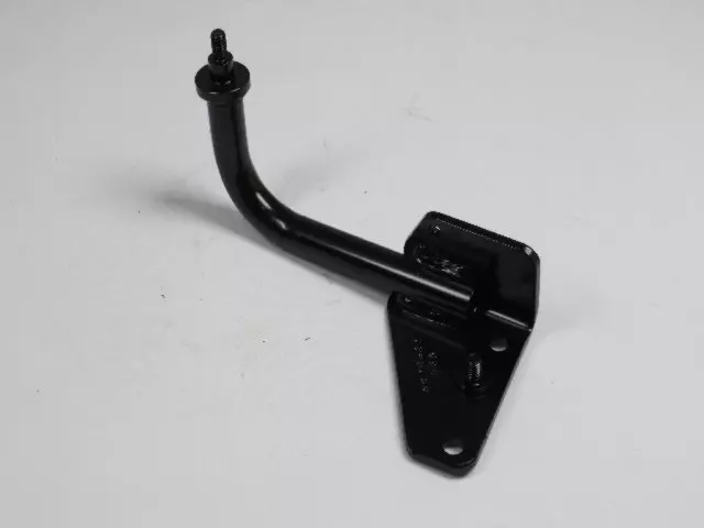 Shroud Bracket, Right - Mopar (5139069AA)