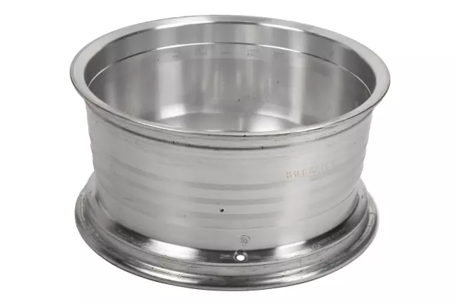 18x9-Inch Aluminum Rear Wheel - GM (22812392)