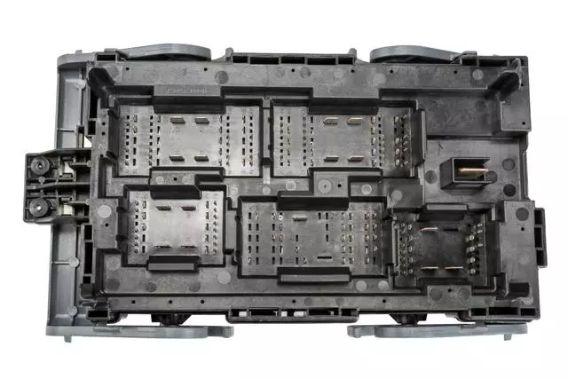 Engine Wiring Harness Junction Block - GM (19210437)