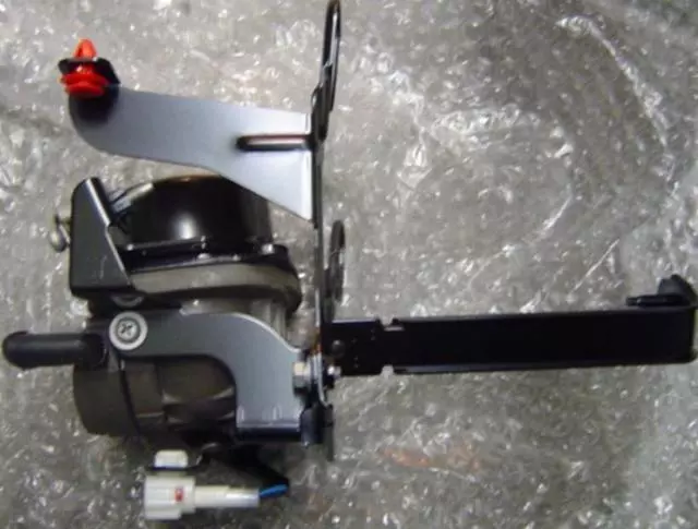 8121035050 - : Fog Lamp Assembly for Toyota: 4Runner Image