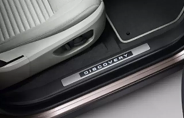 VPLCS0286LAA - : Sill Treadplates - Illuminated, Lunar for Land-Rover Image