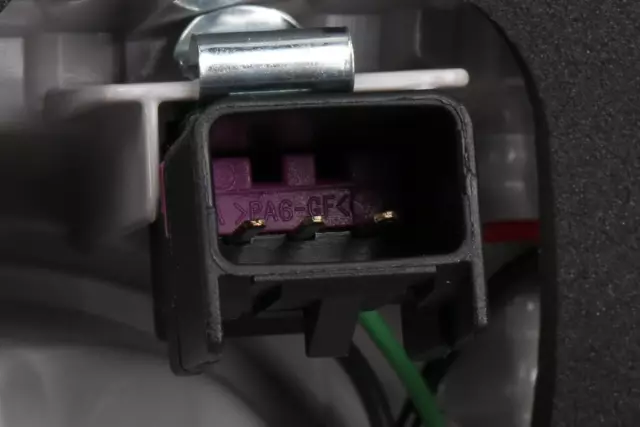 Driver Side Tail Lamp Applique - GM (20987300)