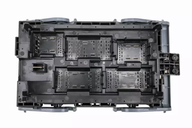 Engine Wiring Harness Junction Block - GM (22798218)