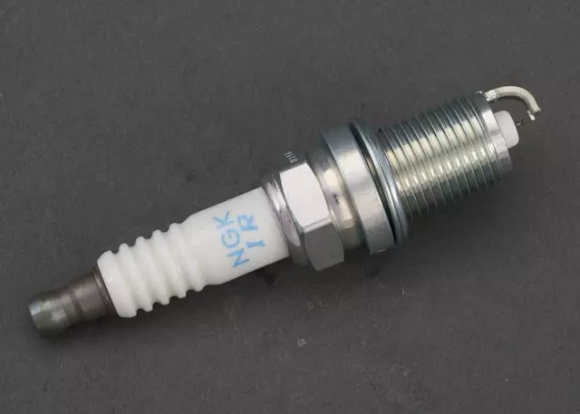 SPARK PLUG [2.5 CAR] - Subaru (22401AA731)