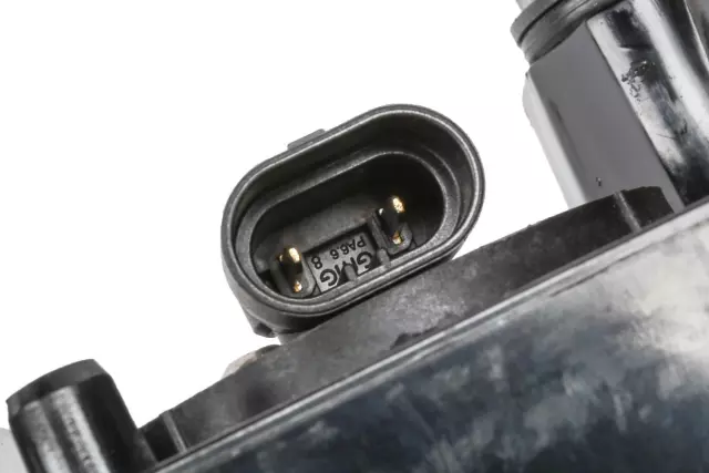 Passenger Side Headlamp Assembly - GM (15136537)