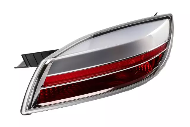 Passenger Side Tail Lamp - GM (25854808)