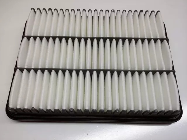 1780150040 - : Air Filter for Toyota: 4Runner, Land Cruiser Image