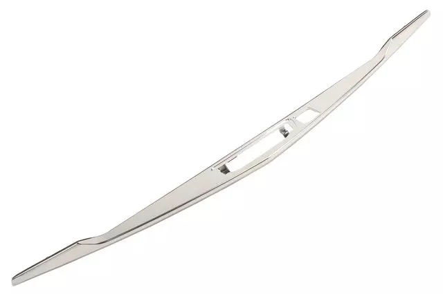 Silver Rear Closure Center Applique - GM (84405759)