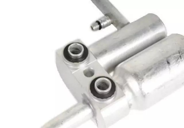 19209173 - : Part# 19209173 Air Conditioning Compressor and Condenser Hose Assembly for Chevrolet: Silverado 2500 HD, Silverado 3500 | GMC: Sierra 2500 HD, Sierra 3500 Image