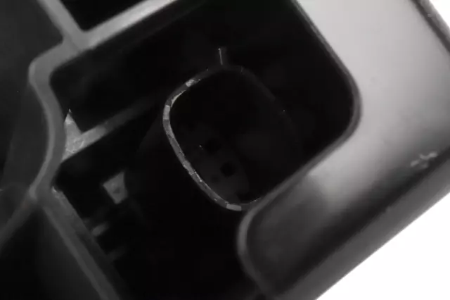 Battery Distribution Engine Compartment Fuse Block - GM (39148592)