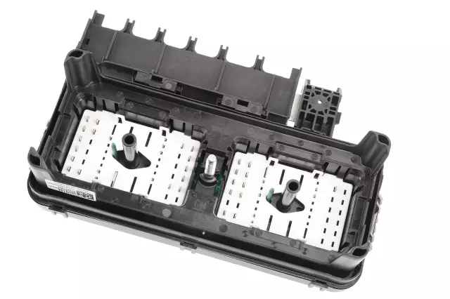 84873144 - : Engine Wiring Harness Junction Block for Cadillac: CT4 Image