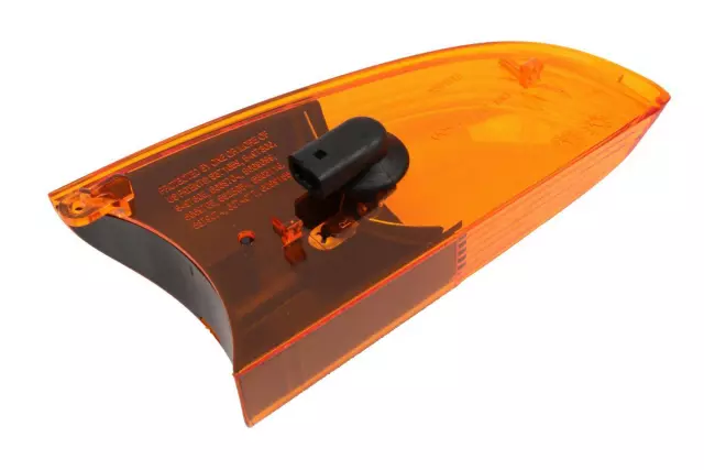 Front Passenger Side Auxiliary Turn Signal Lamp Lens - GM (88944062)